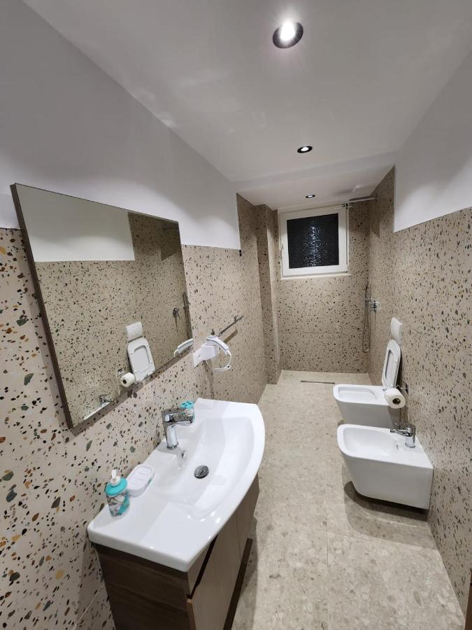 Pietro Guesthouse Tiranë Eksteriør bilde
